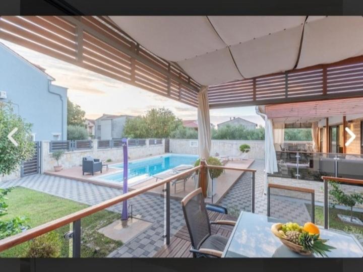 Tomica Apartments With Pool Биоград-на-Мору Экстерьер фото