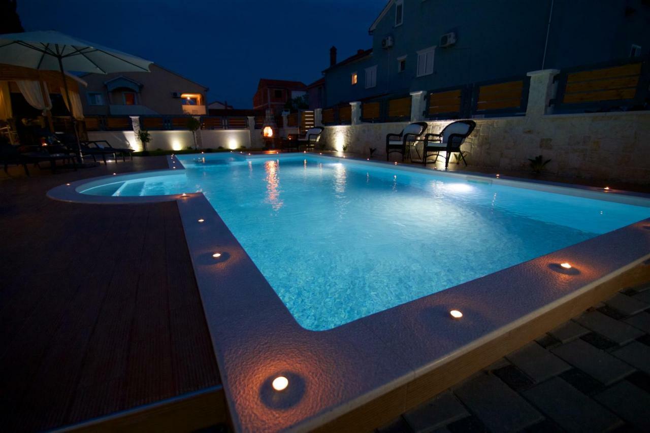 Tomica Apartments With Pool Биоград-на-Мору Экстерьер фото